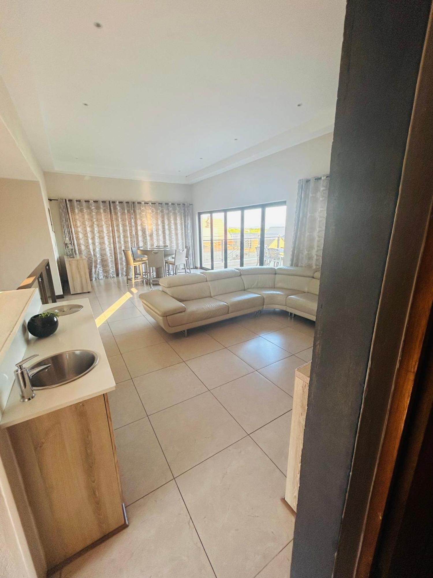 Bluewave Lifestyle Villa Hartbeespoort Bagian luar foto