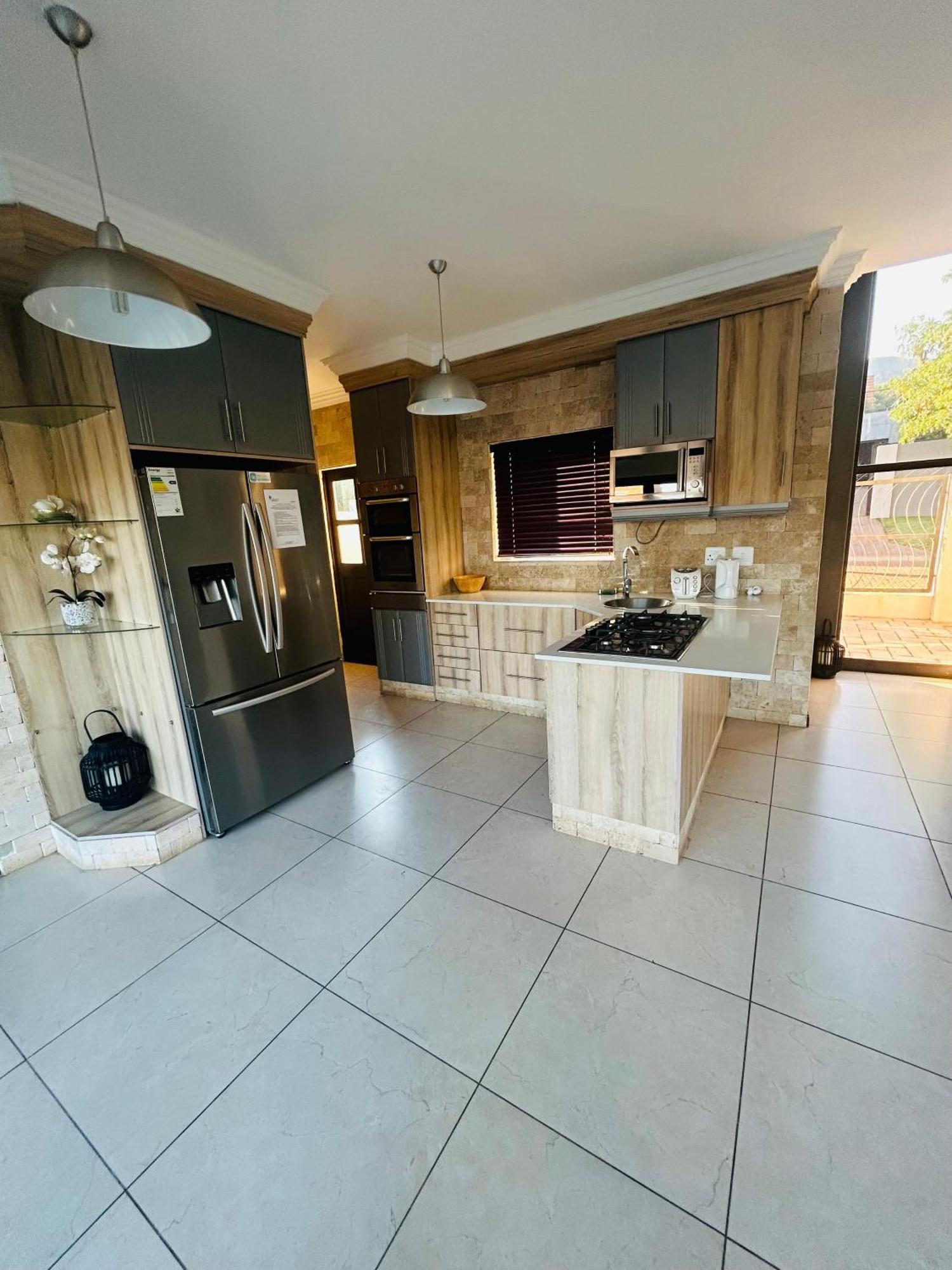 Bluewave Lifestyle Villa Hartbeespoort Bagian luar foto